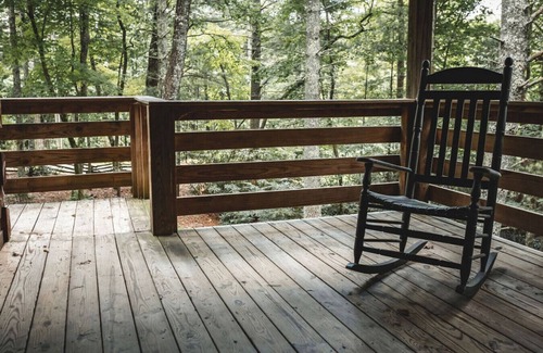 Purlear Cabina | Near Boone | Mountain Laurel Cabin | Firewood | Privacy
