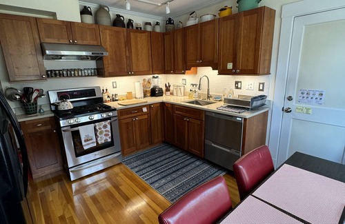 Malden Apartamento | Cerca de Boston Histórico de dos dormitorios con comodidades modernas