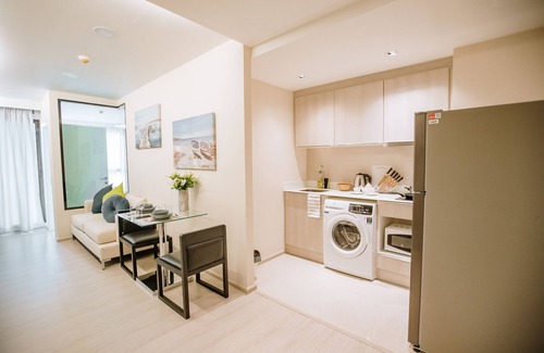 Khlong Toei Condominio | Near BTS Thonglor, Cozy and Comfortable Condo bkvtara4