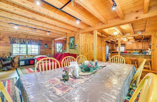 Bushkill Cabina | Near Bushkill Falls: Pocono Mountains Cabin!