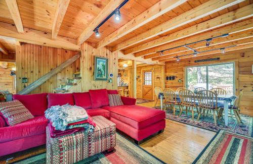 Bushkill Casa | Near Bushkill Falls Pocono Mountains Cabin!
