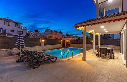 Kadriye Villa | NEAR BY THE LAND OF LEGEND’S PRIVATE POOL VILLA SUN