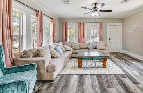 Durant Casa | Near Campus and Casino Family-Friendly Durant Home!