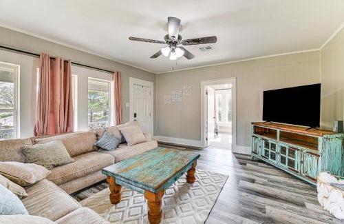 Durant Casa | Near Campus and Casino Family-Friendly Durant Home!