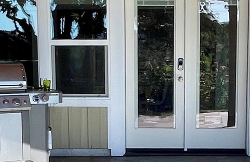 Amazon Casa | Near campus: entire home/apartment w/private entrance, patio, and beautiful view