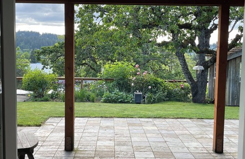 Amazon Casa | Near campus: entire home/apartment w/private entrance, patio, and beautiful view