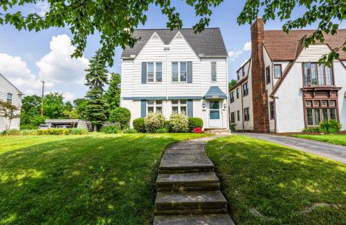 Shaker Heights Apartamento | Near CLE Clinic UH & Case Western