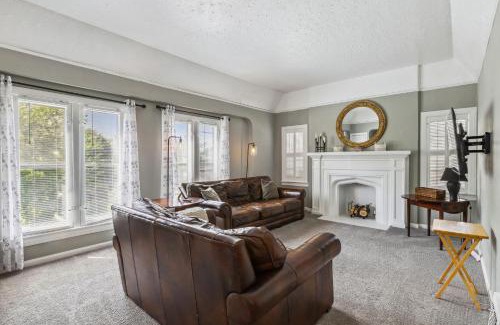 Shaker Heights Apartamento | Near CLE Clinic UH & Case Western