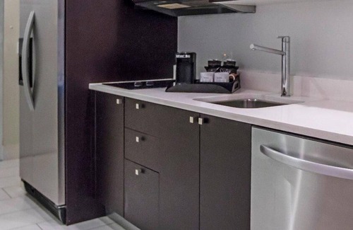 Doral Condominio | Near Convention Center, King Studio with Kitchen