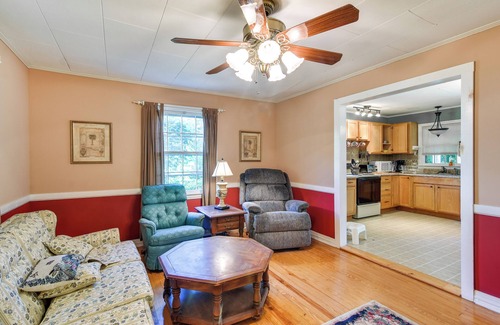 Lynn Cabaña | Near Dining: Columbus Cottage w/ Furnished Deck!