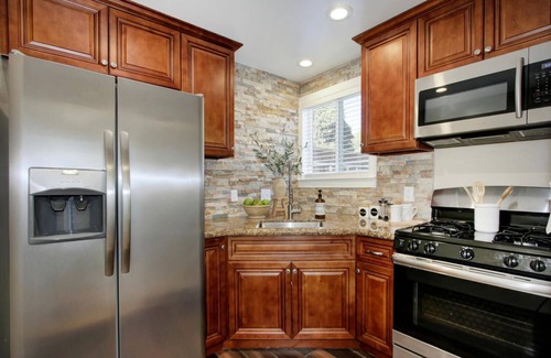 Sacramento Cabaña | Near Downtown – Catch a Game, Soak in the Hot Tub & Explore