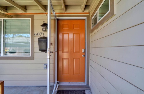 Sacramento Cabaña | Near Downtown – Catch a Game, Soak in the Hot Tub & Explore