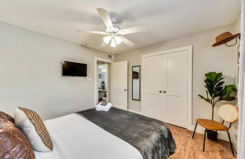 Old East Dallas Apartamento | Near Downtown Dallas - The Dapper Charm