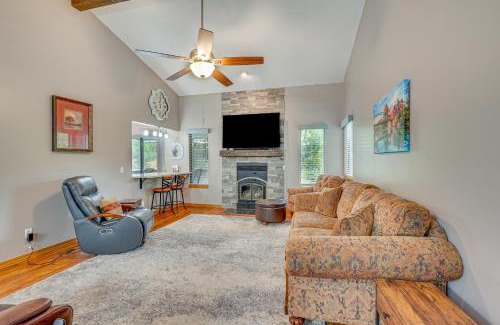 Eureka Springs Casa | Near Dtwn Eureka Springs Holiday Island Home!