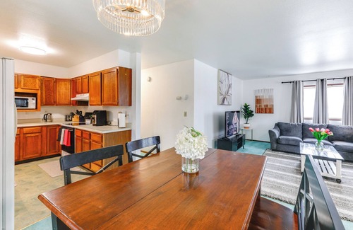 Fairbanks Casa | Near Dtwn & Pioneer Park: Fairbanks Home w/ Deck!