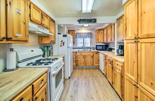 Show Low Casa | Near Fool Hollow Lake and Trails Family Cabin