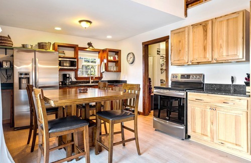 Belgrade Cabaña | Near Golfcourse, Dog Friendly, Lake Great Pond