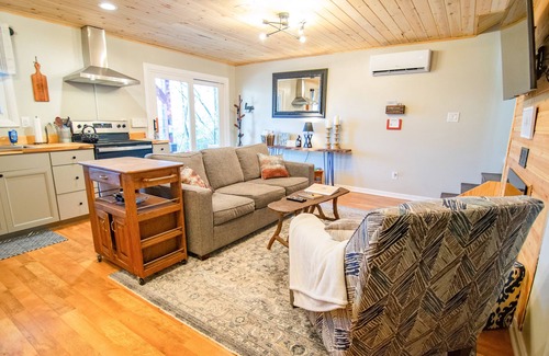 Lake Toxaway Cabina | Near Gorges State Park & Waterfalls, Peaceful & Modern