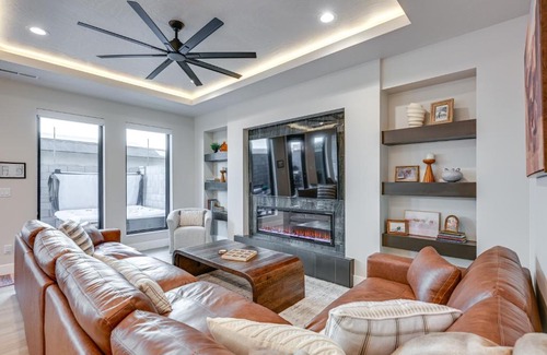 Hurricane Casa | Near Hiking and Fishing Hurricane Home with Hot Tub!