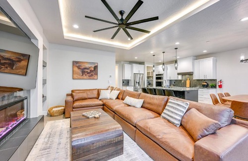 Hurricane Casa | Near Hiking and Fishing Hurricane Home with Hot Tub!