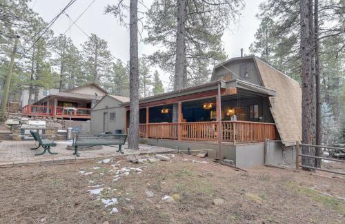 Munds Park Casa | Near Hiking and Golfing Munds Park Cabin with Deck!