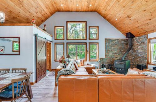 Killington Casa | Near Hiking Trails and Ski Resorts Killington Home!