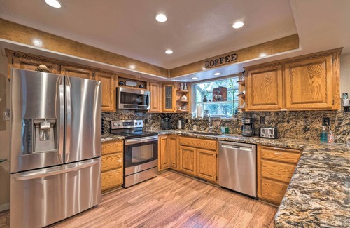 Glencoe Cabina | Near Hiking Trails: Cabin w/ Deck in Pioneer!