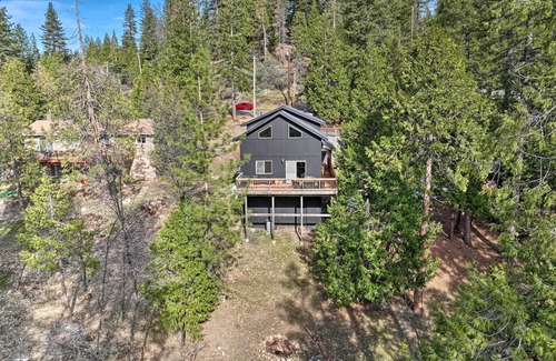 Arnold Cabaña | Near Hiking + Wineries: Arnold Cabin w/ Deck!