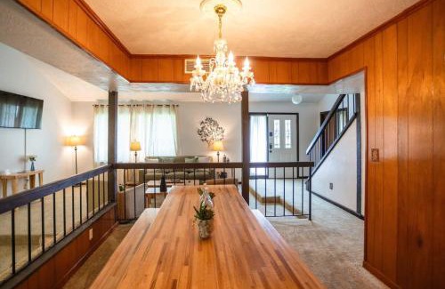 Montgomery Casa | Near Hospital & Dining- Merry on Moorcroft