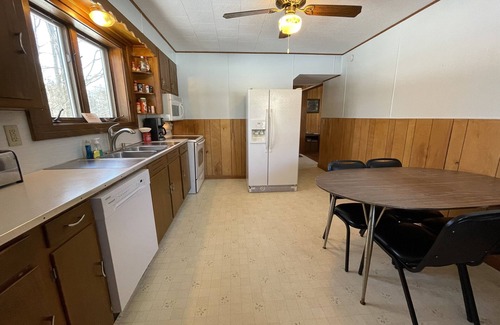 Hurley Casa | Near Hurley, On the Trail, Large Parking Area, Dog Friendly -The Cary Mine House