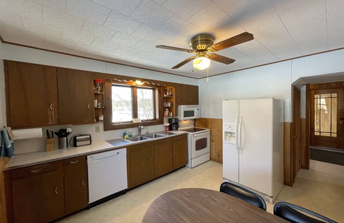 Hurley Casa | Near Hurley, On the Trail, Large Parking Area, Dog Friendly -The Cary Mine House