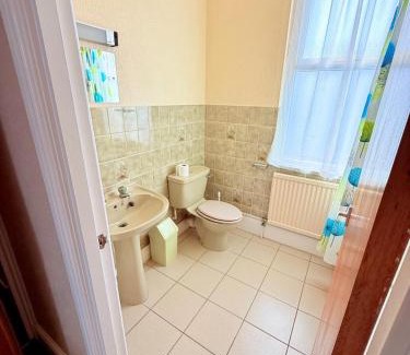 Beeston Casa | Near Hylands hotel