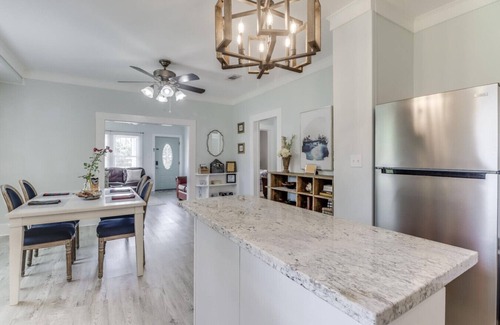 Gulfport Casa | Near Island View Casino, the Gulfport Aquarium, Restaurants, Beaches, and the Beautiful Jones Park!
