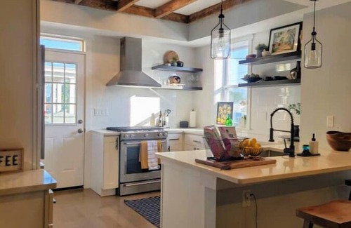 Downtown Baltimore Casa | Near JHU & Downtown - Luxury Modern 4bd/3.5bath Rowhome w/ Outdoor Lounge