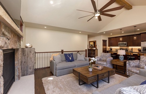 Keystone Casa | Near Keystone Village, Private Balcony & Large Windows with Mountain Views