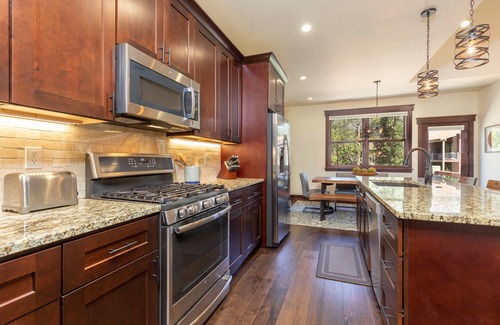 Keystone Casa | Near Keystone Village, Private Balcony & Large Windows with Mountain Views