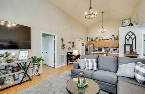 Mill Springs Casa | Near Lake Cumberland Monticello Home with Gazebo!