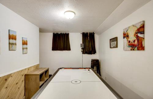 Cushing Casa | Near Lakes Updated Family Home with Deck in Cushing
