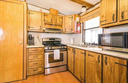 Perryman Casa | Near Leidos Field at Ripken Stadium: Aberdeen Home
