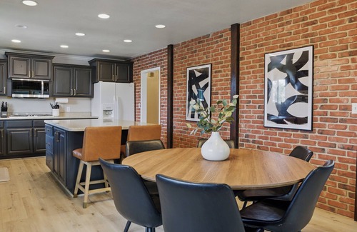 Northridge Casa | Buy 4 get 5th free-The Homebody Club- Sleeps 16, Xbox, Poker, 6 Bed
