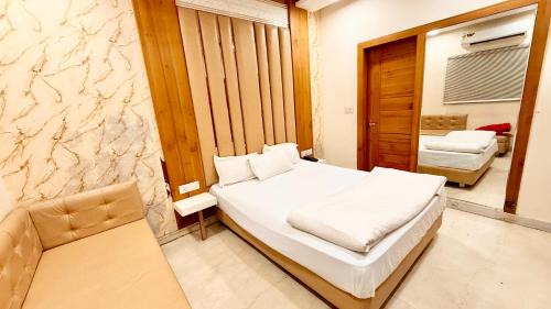 Ujjain Hotel | Near Mahakal Temple HOTEL A-Palace,Ujjain,Fully Air conditioned Rooms Prime Location wifi Facilities, BEST HOTEL IN UJJAIN