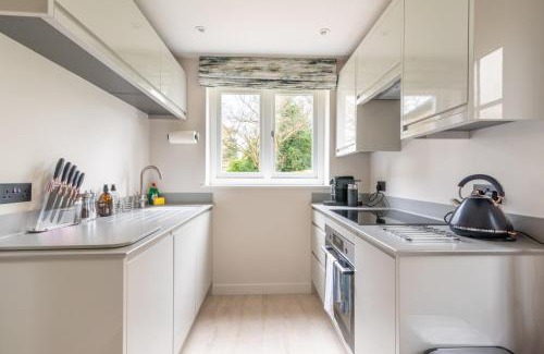 Upper Town Casa | Near Major Attractions | Comfortable | TV