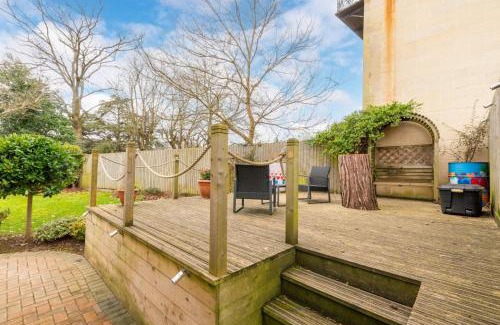 Upper Town Casa | Near Major Attractions | Comfortable | TV