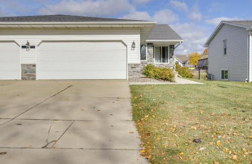 Green Bay Casa | Near Medical Corridor Whimsy Wisconsin Duplex