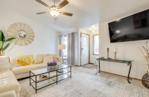 Green Bay Casa | Near Medical Corridor Whimsy Wisconsin Duplex