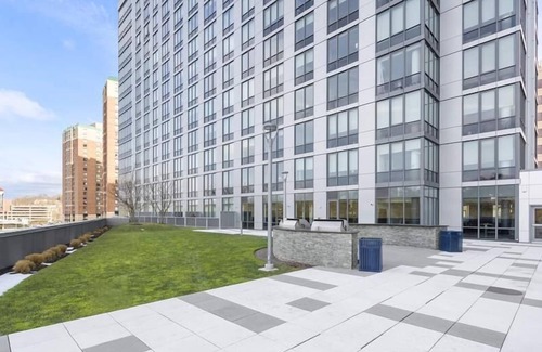 White Plains Apartamento | near MetroNorth Station 2 BR | Kitchen + W/D