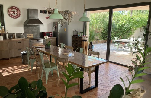 Saint-Georges-d'Orques Casa | Cerca de Montpellier Villa con piscina en el corazón del pueblo.