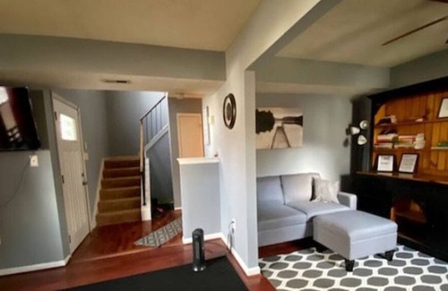 St. Charles Casa | Near National Harbor and MGM