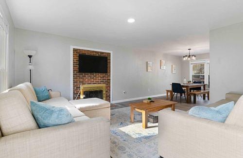 Southwest Raleigh Casa | Near NC State Campus & Downtown - The Maple Marvel