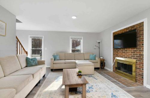 Southwest Raleigh Casa | Near NC State Campus & Downtown - The Maple Marvel